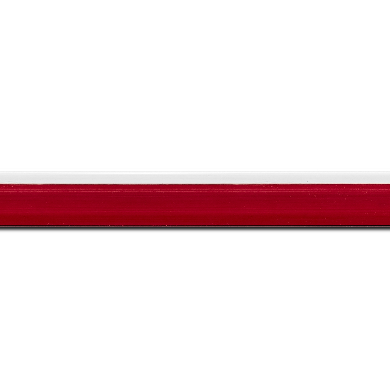 Baguette longueur 1.40m bois profil en pente plongeant largeur 2.2cm couleur rouge grenat laqué filet blanc extérieur laqué