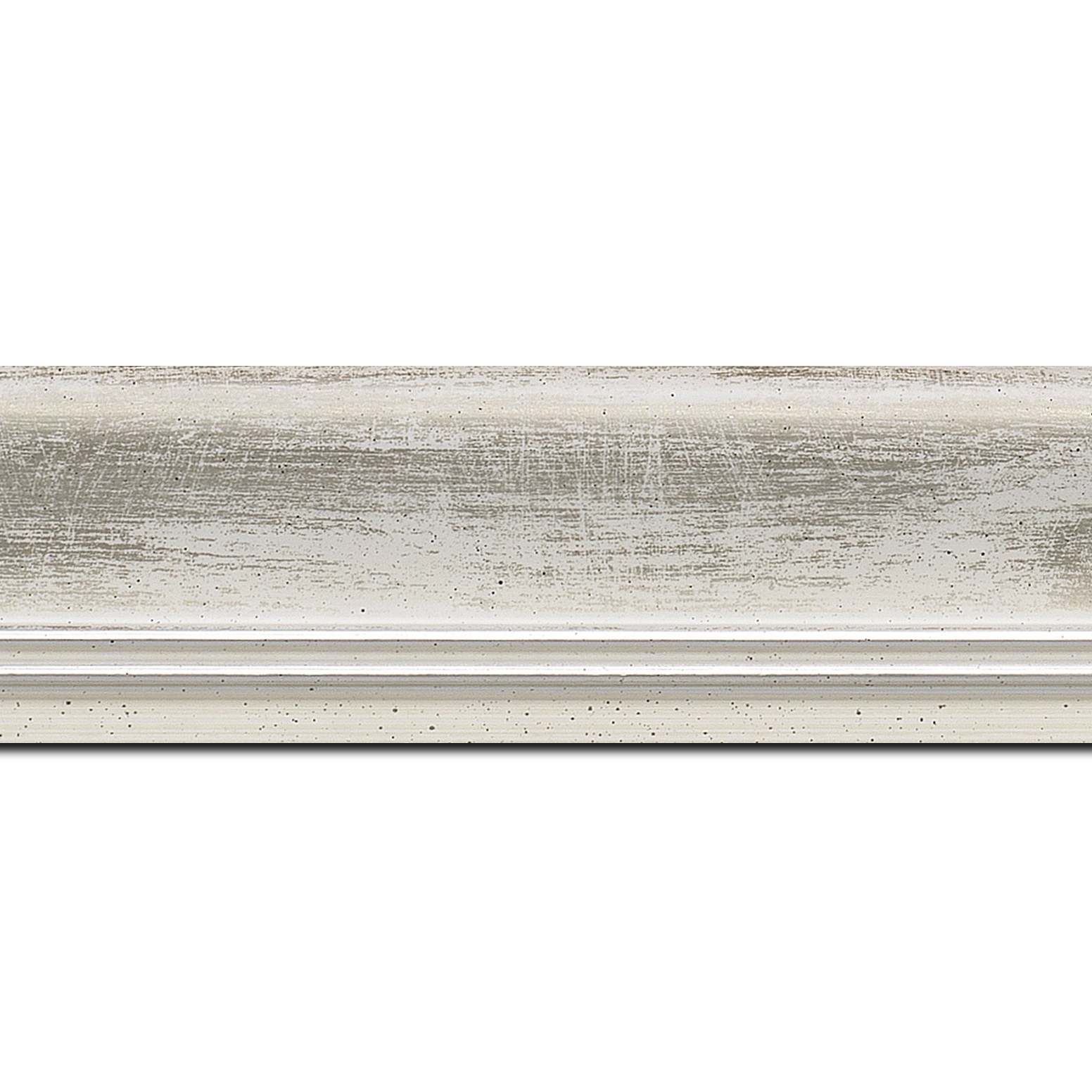 Baguette longueur 1.40m bois profil incurvé largeur 5.7cm de couleur blanc fond argent marie louise blanche mouchetée filet argent intégré
