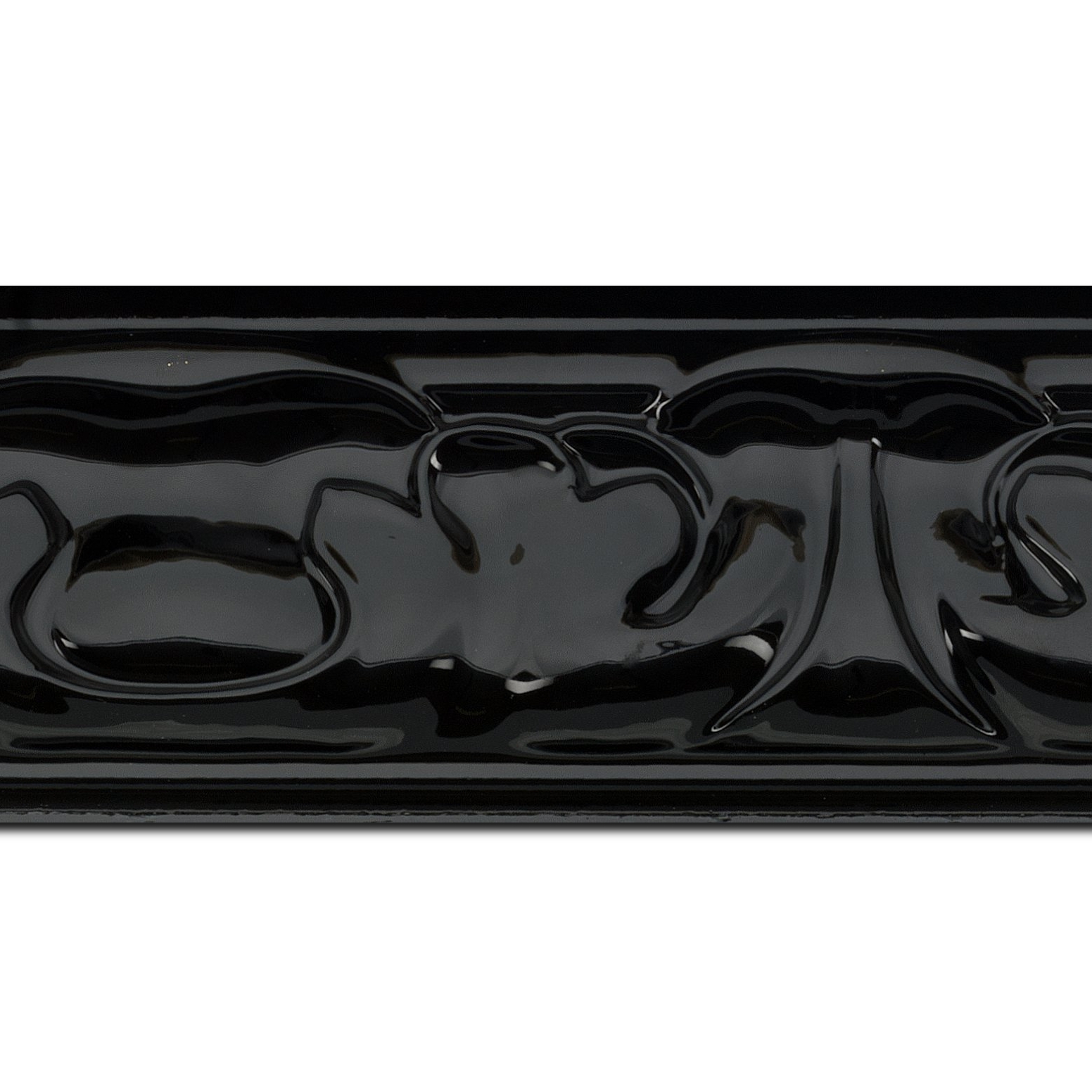 Pack par 12m, bois profil doucine largeur 7.8cm couleur noir brillant style baroque (longueur baguette pouvant varier entre 2.40m et 3m selon arrivage des bois)