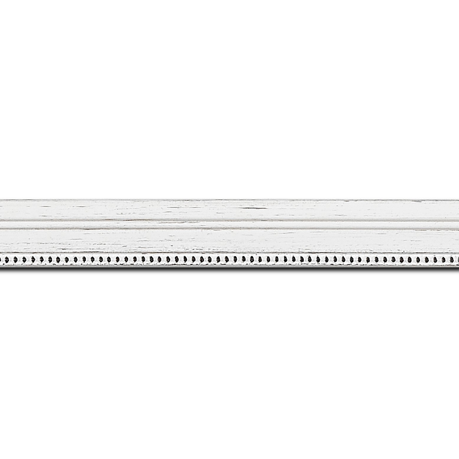 Baguette longueur 1.40m bois profil plat en étage  largeur 2.2cm couleur blanchie filet perle