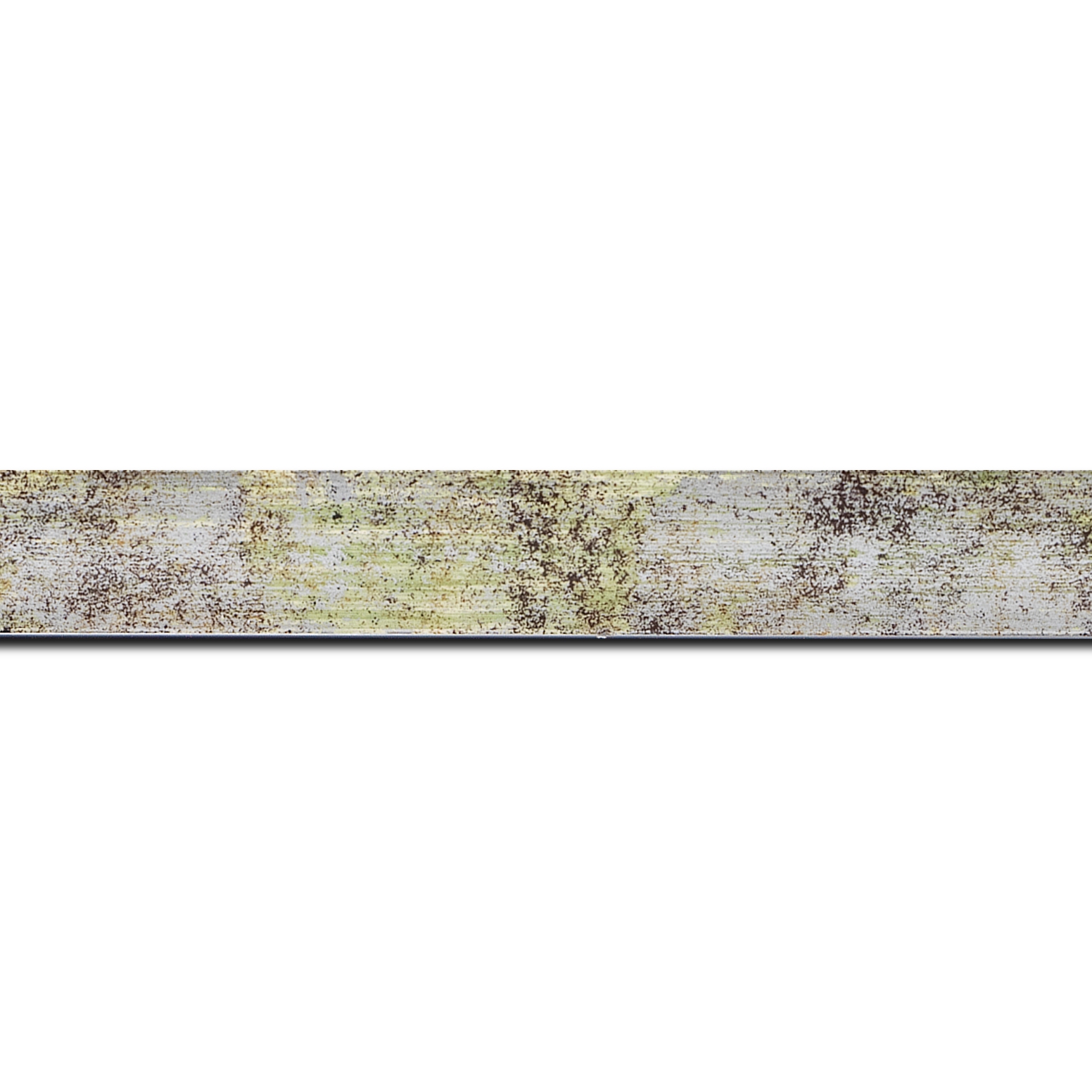 Pack par 12m, bois profil concave largeur 2.4cm de couleur vert moucheté fond argent (longueur baguette pouvant varier entre 2.40m et 3m selon arrivage des bois)