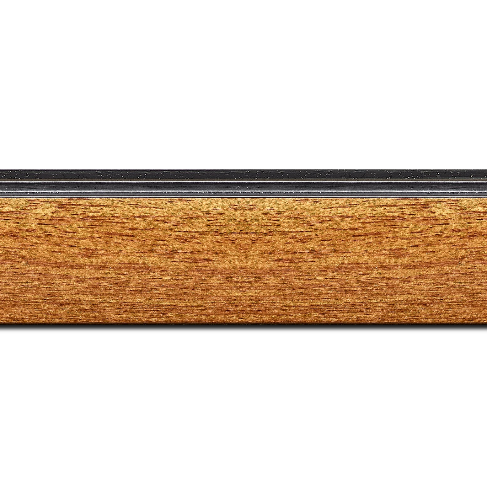 Baguette longueur 1.40m bois profil en pente méplat largeur 4.8cm couleur merisier satiné surligné par une gorge extérieure noire : originalité et élégance assurée
