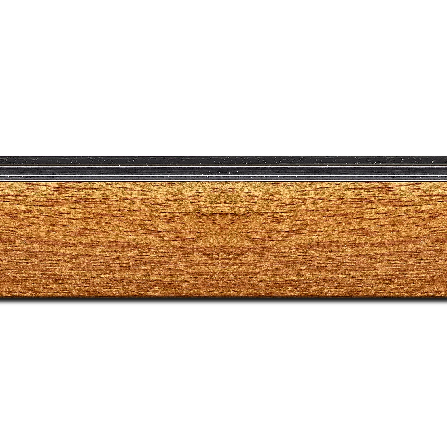 Pack par 12m, bois profil en pente méplat largeur 4.8cm couleur merisier satiné surligné par une gorge extérieure noire : originalité et élégance assurée (longueur baguette pouvant varier entre 2.40m et 3m selon arrivage des bois)