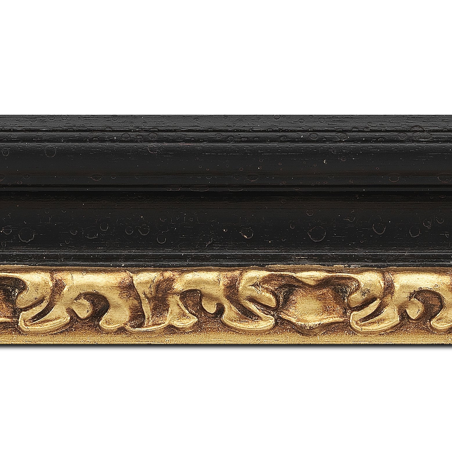 Baguette longueur 1.40m bois profil incurvé largeur 7.9cm noir antique nez or à la feuille style