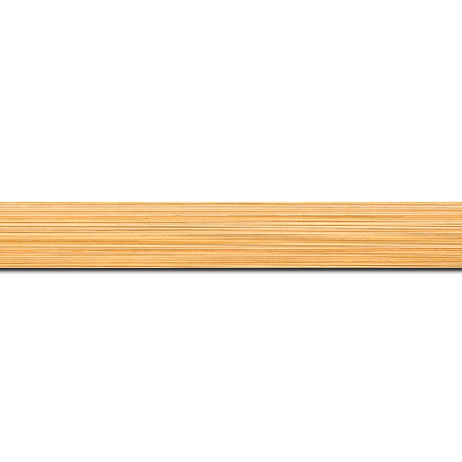 Pack par 12m, bois profil concave largeur 2.4cm couleur orange effet matière fond blanc (longueur baguette pouvant varier entre 2.40m et 3m selon arrivage des bois)