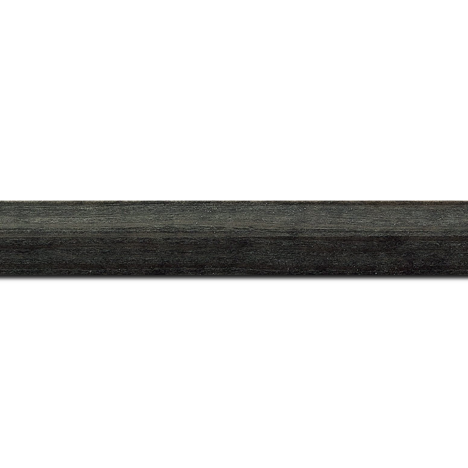 Baguette longueur 1.40m bois profil arrondi en pente plongeant largeur 2.4cm couleur  gris foncé anthracite finition vernis brillant,veine du bois  apparent (pin) ,