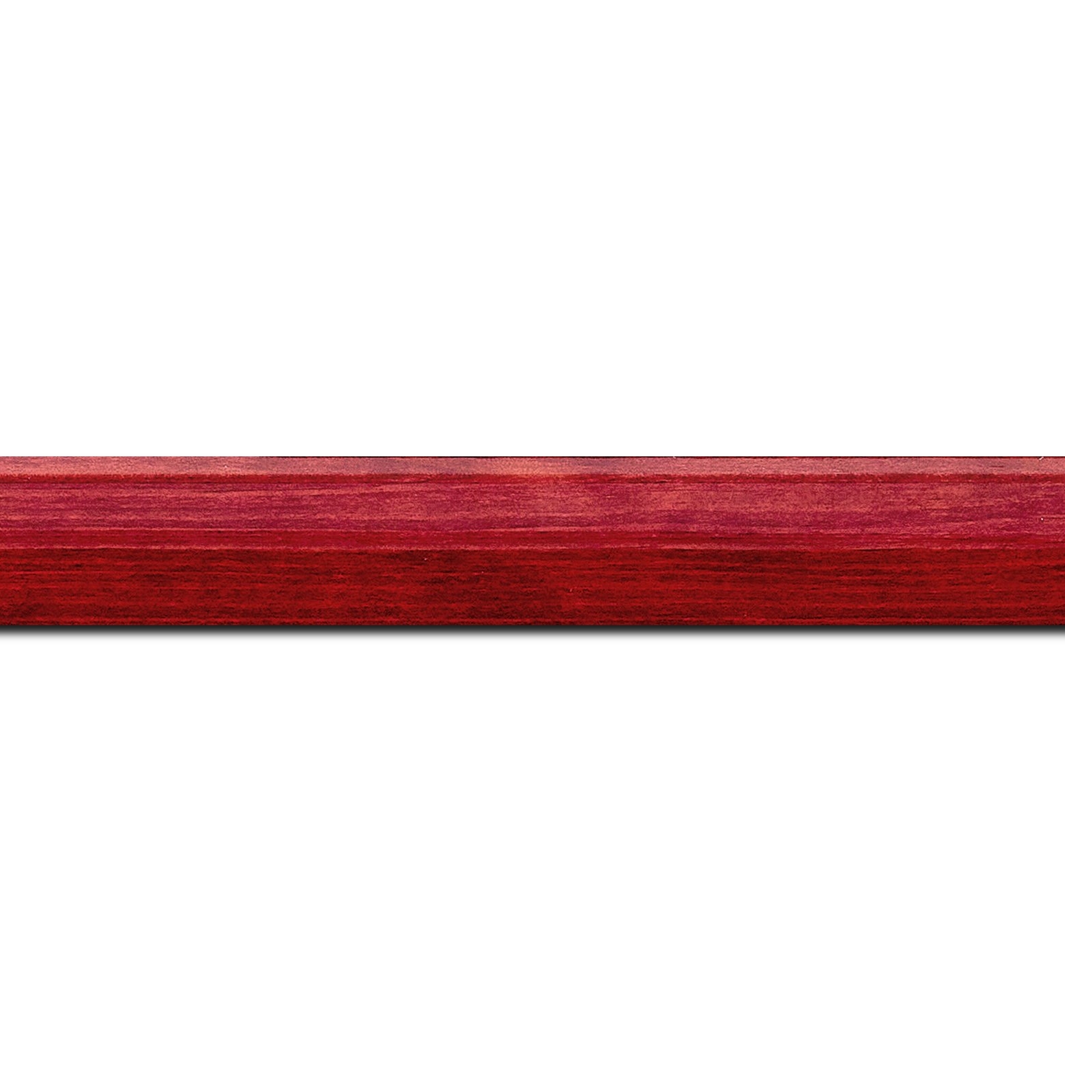Baguette longueur 1.40m bois profil arrondi en pente plongeant largeur 2.4cm couleur rouge cerise finition vernis brillant,veine du bois  apparent (pin) ,