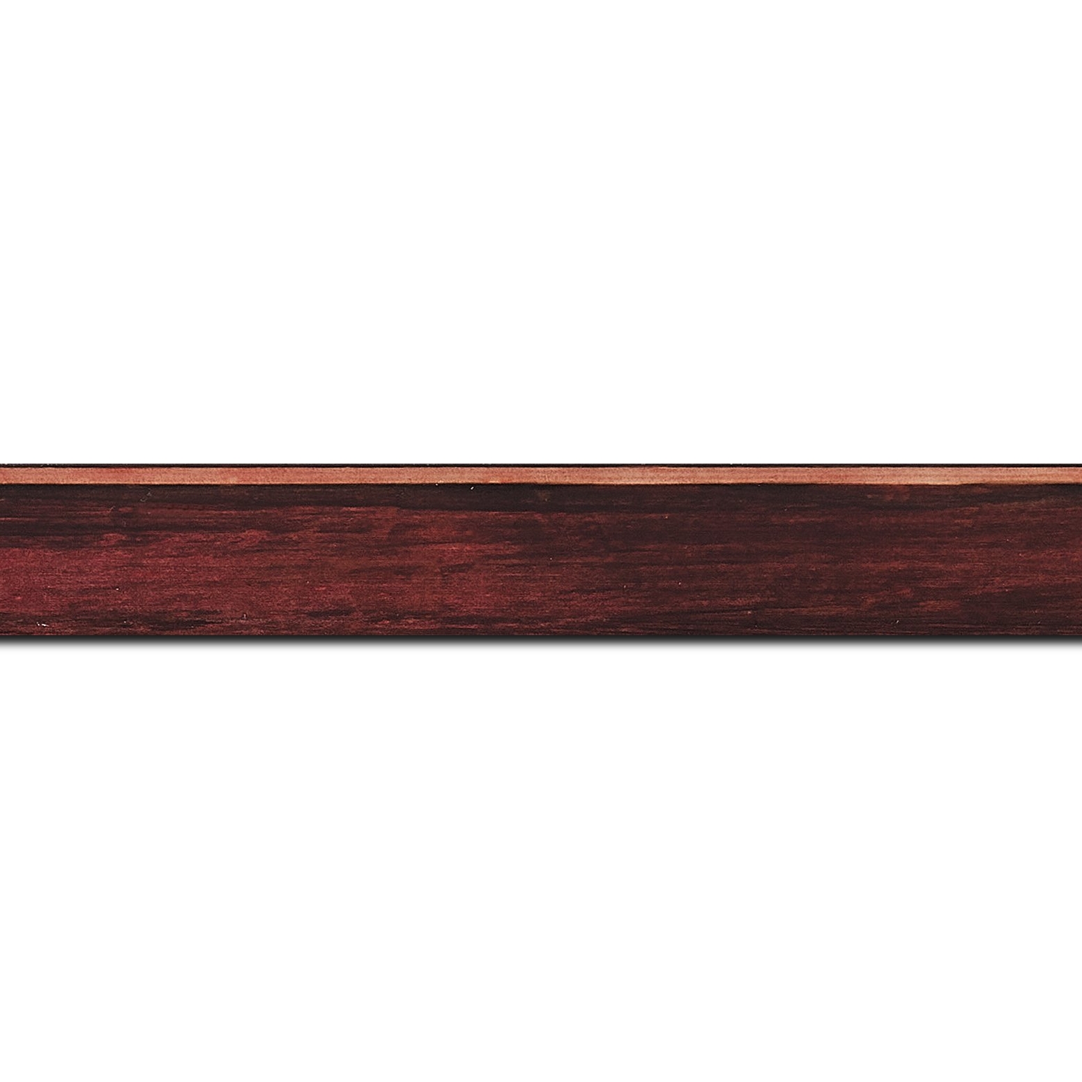Baguette longueur 1.40m bois profil arrondi en pente plongeant largeur 2.4cm couleur bordeaux effet ressuyé, angle du cadre extérieur filet naturel