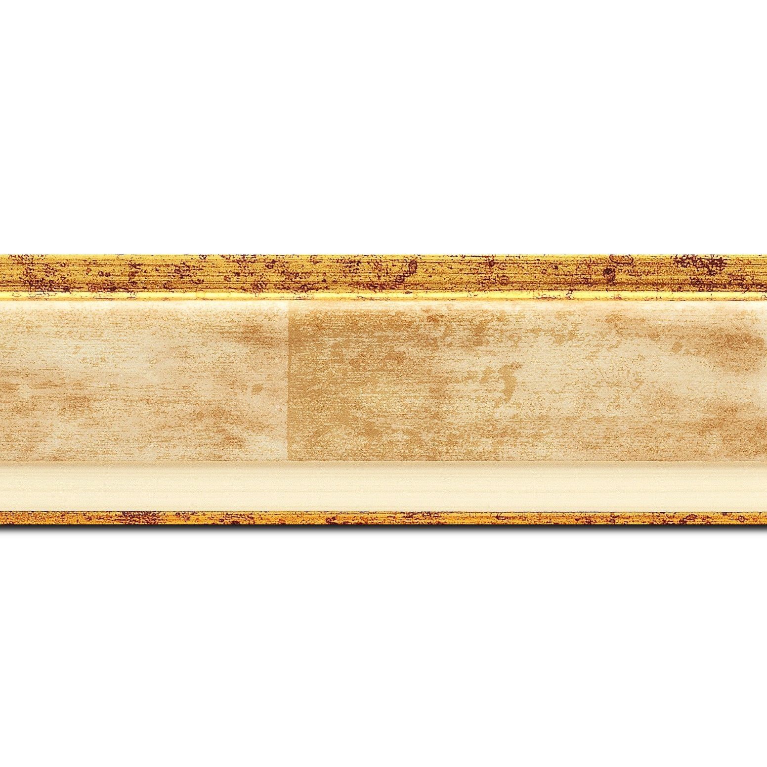 Pack par 12m, bois profil incliné largeur 5.4cm couleur crème  marie louise crème filet or intégrée(longueur baguette pouvant varier entre 2.40m et 3m selon arrivage des bois)