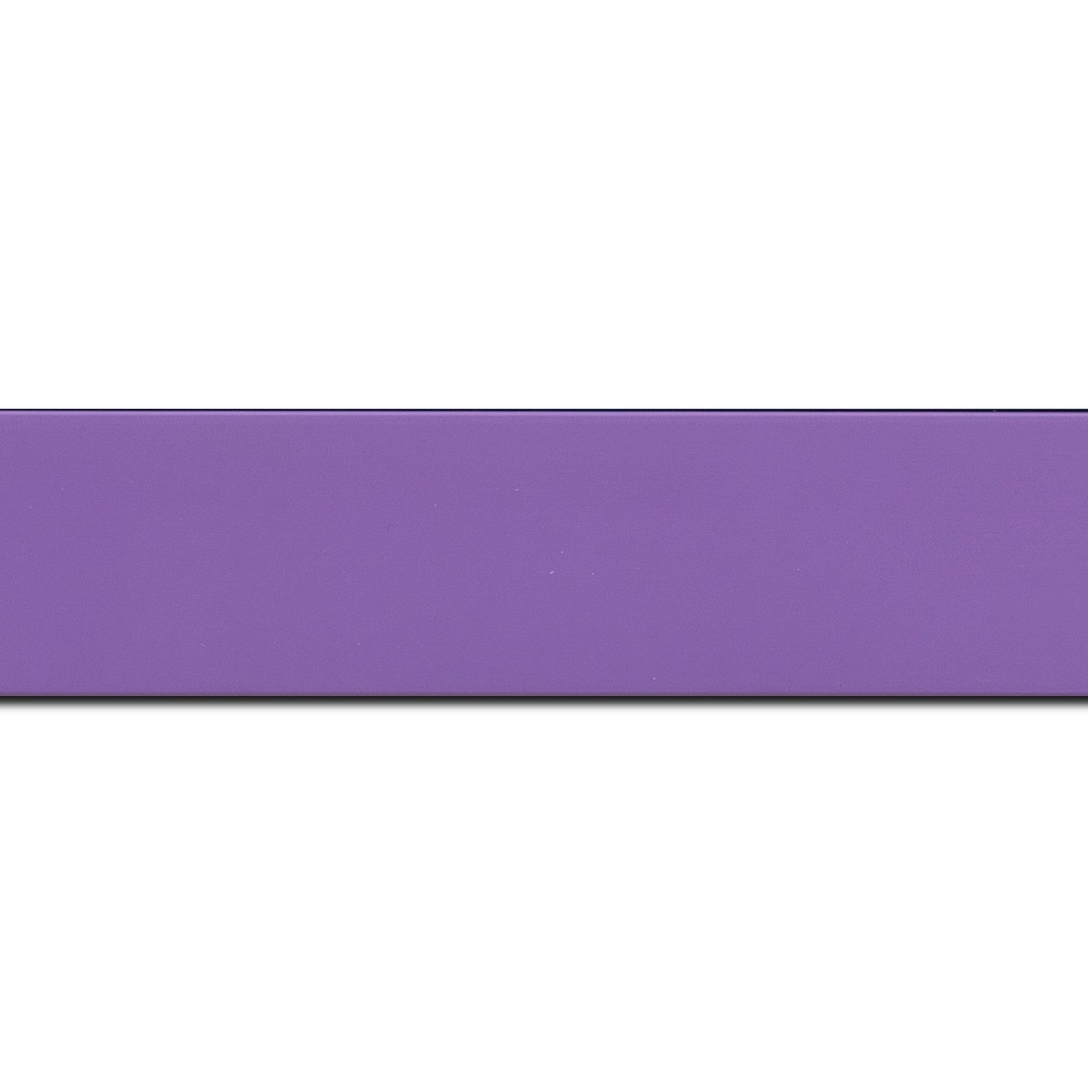 Baguette longueur 1.40m bois profil plat largeur 3.9cm couleur violet mat