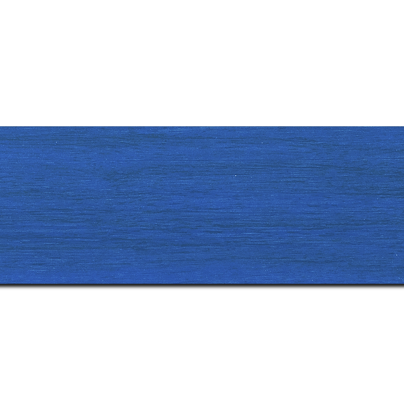 Pack par 12m, bois profil plat largeur 6cm bleu roi satiné effet veiné ,chant extérieur du cadre de couleur noire(longueur baguette pouvant varier entre 2.40m et 3m selon arrivage des bois)