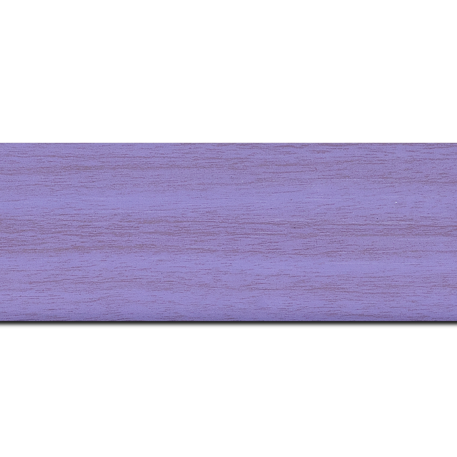Baguette longueur 1.40m bois profil plat largeur 6cm violet satiné effet veiné ,chant extérieur du cadre de couleur noire