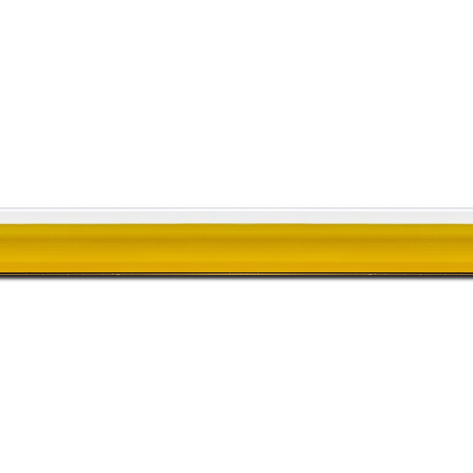 Baguette longueur 1.40m bois profil en pente plongeant largeur 2.2cm couleur jaune laqué filet extérieur blanc laqué