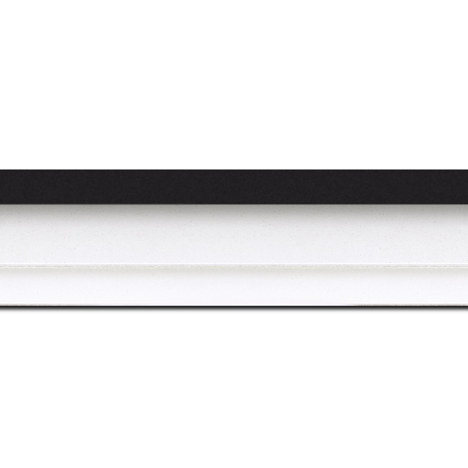 Baguette longueur 1.40m bois caisse américaine profil escalier largeur 4.4cm blanc mat filet noir (spécialement conçu pour les châssis d'une épaisseur jusqu’à 2.5cm )