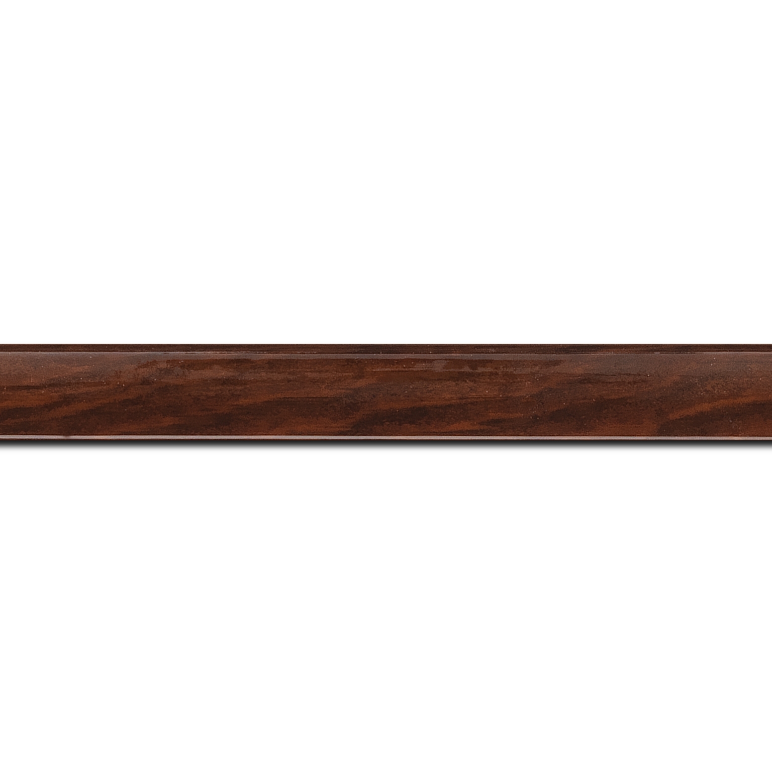 Baguette longueur 1.40m bois profil arrondi plongeant largeur 2cm couleur marron vernis sur pin (veine du bois apparent)
