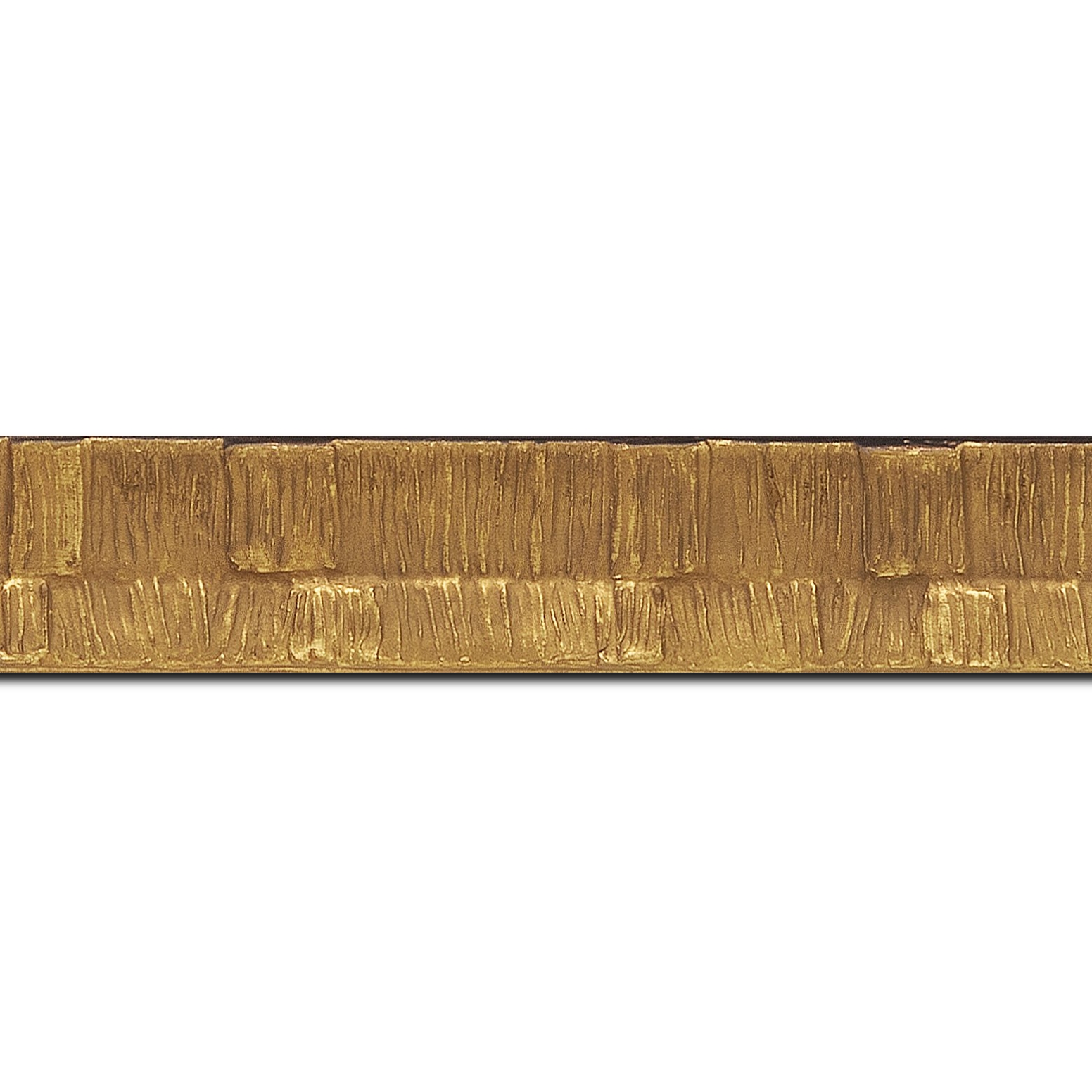 Pack par 12m, bois profil incurvé largeur 3cm  couleur or finition ethnique (longueur baguette pouvant varier entre 2.40m et 3m selon arrivage des bois)