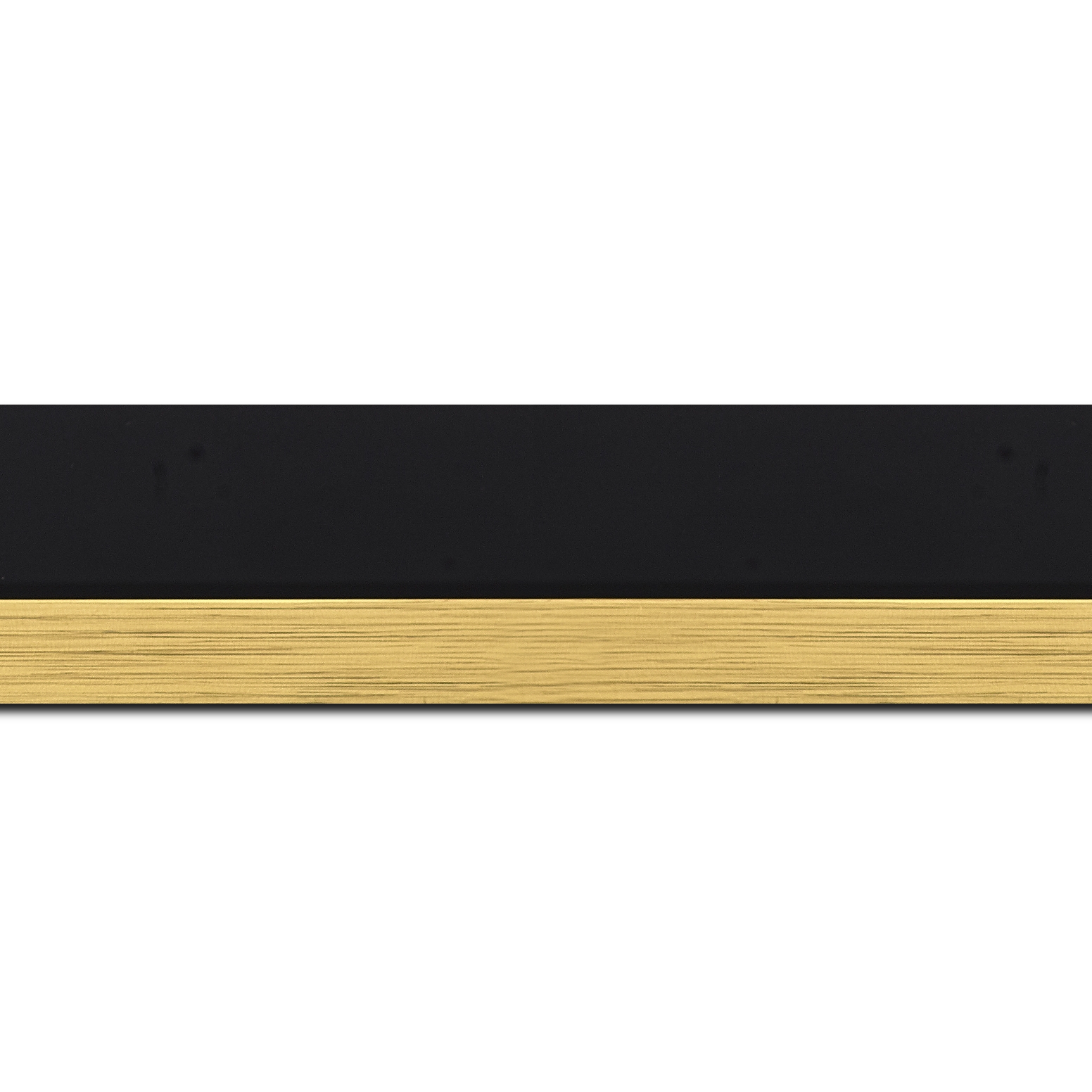 Baguette longueur 1.40m bois profil plat largeur 4.5cm couleur noir mat nez or finition pore bouché