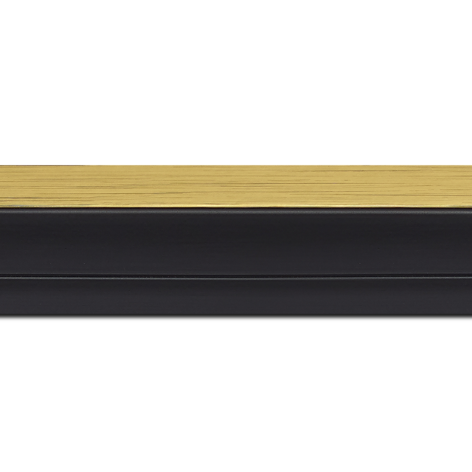 Pack par 12m, bois caisse américaine xl profil escalier largeur 4.9cm noir mat  filet or (spécialement conçu pour les châssis 3d d'une épaisseur de 3 à 4cm)(longueur baguette pouvant varier entre 2.40m et 3m selon arrivage des bois)