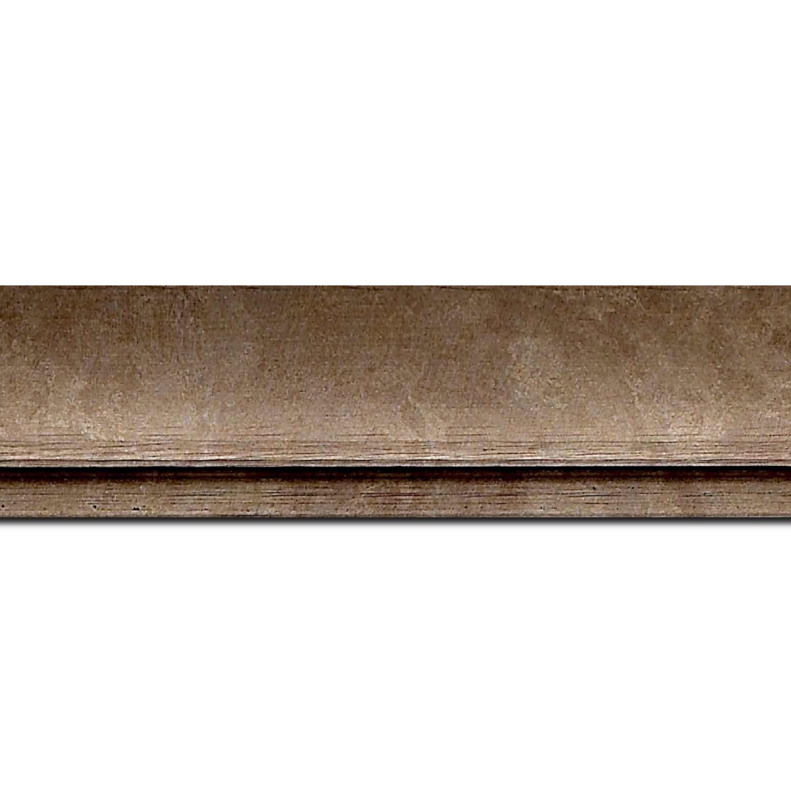 Pack par 12m, bois profil incurvé largeur 4.2cm couleur cuivre effet givré (longueur baguette pouvant varier entre 2.40m et 3m selon arrivage des bois)