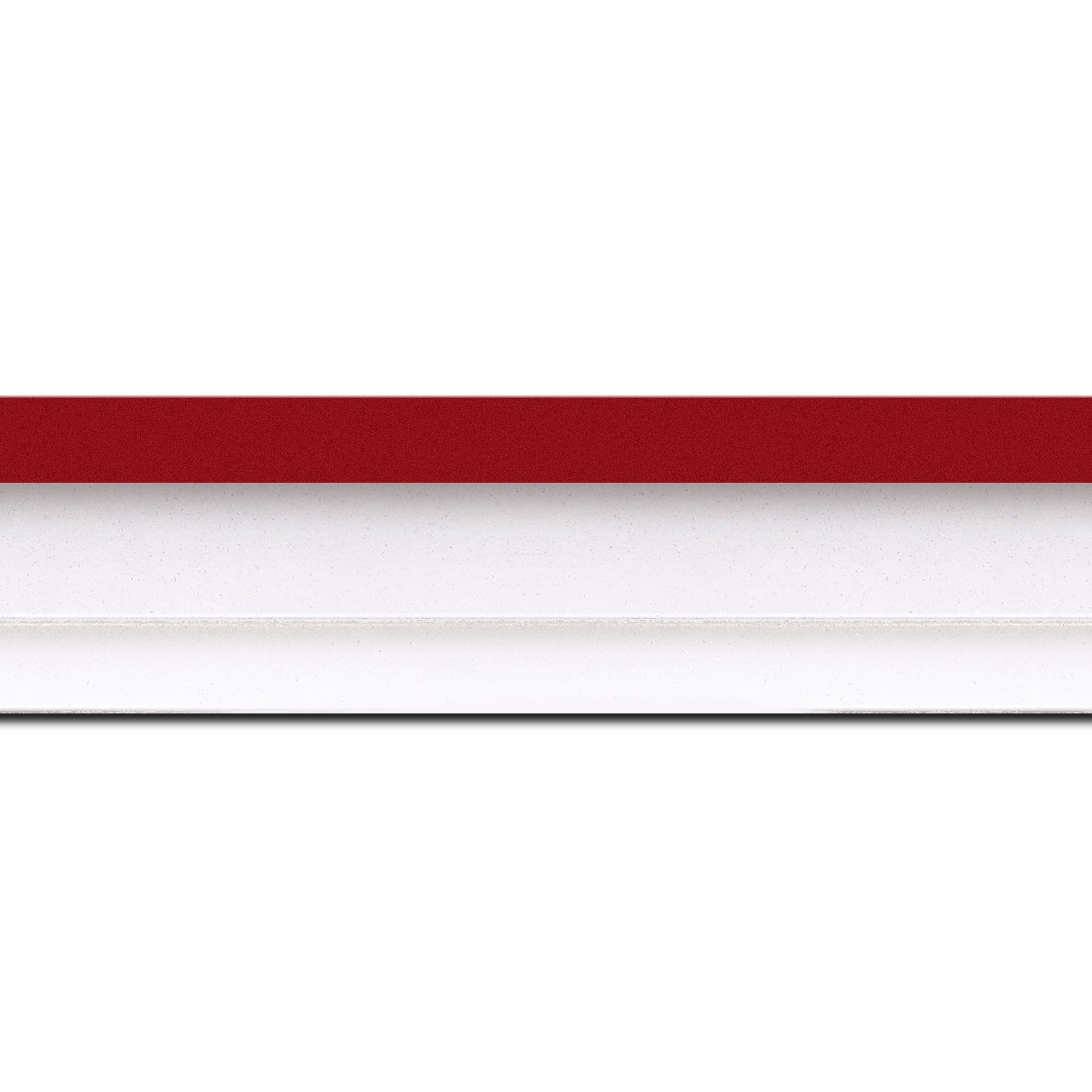 Pack par 12m, bois caisse américaine profil escalier largeur 4.4cm blanc mat filet rouge (spécialement conçu pour les châssis d'une épaisseur jusqu’à 2.5cm )(longueur baguette pouvant varier entre 2.40m et 3m selon arrivage des bois)