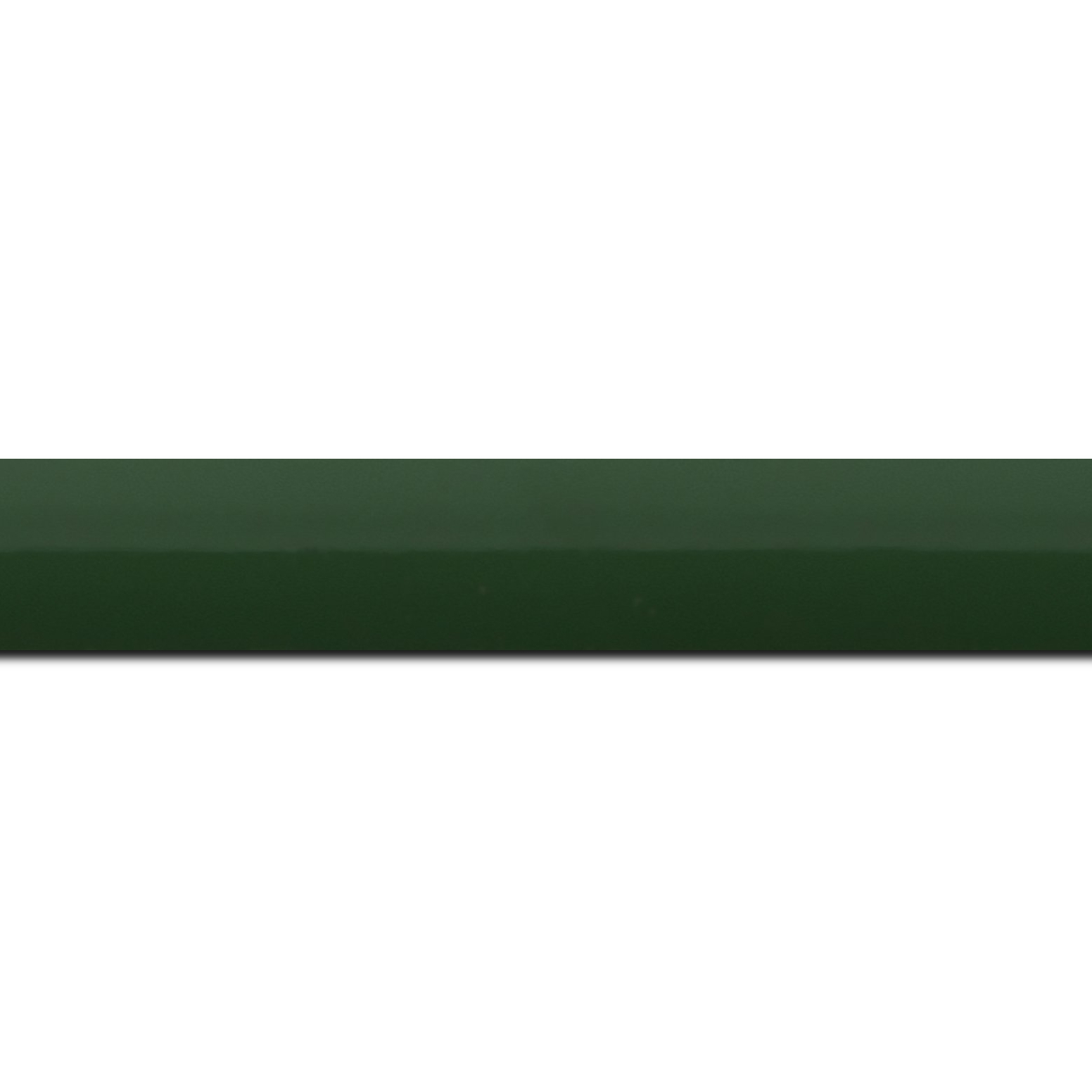 Pack par 12m, bois profil méplat largeur 2.3cm couleur vert anglais laqué (longueur baguette pouvant varier entre 2.40m et 3m selon arrivage des bois)