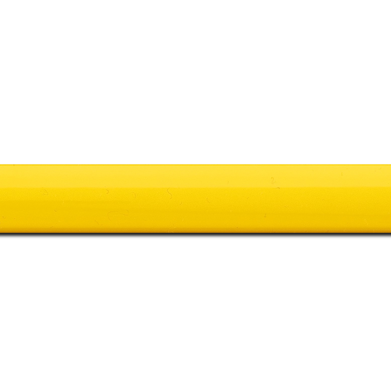Baguette longueur 1.40m bois profil méplat largeur 2.3cm couleur jaune laqué