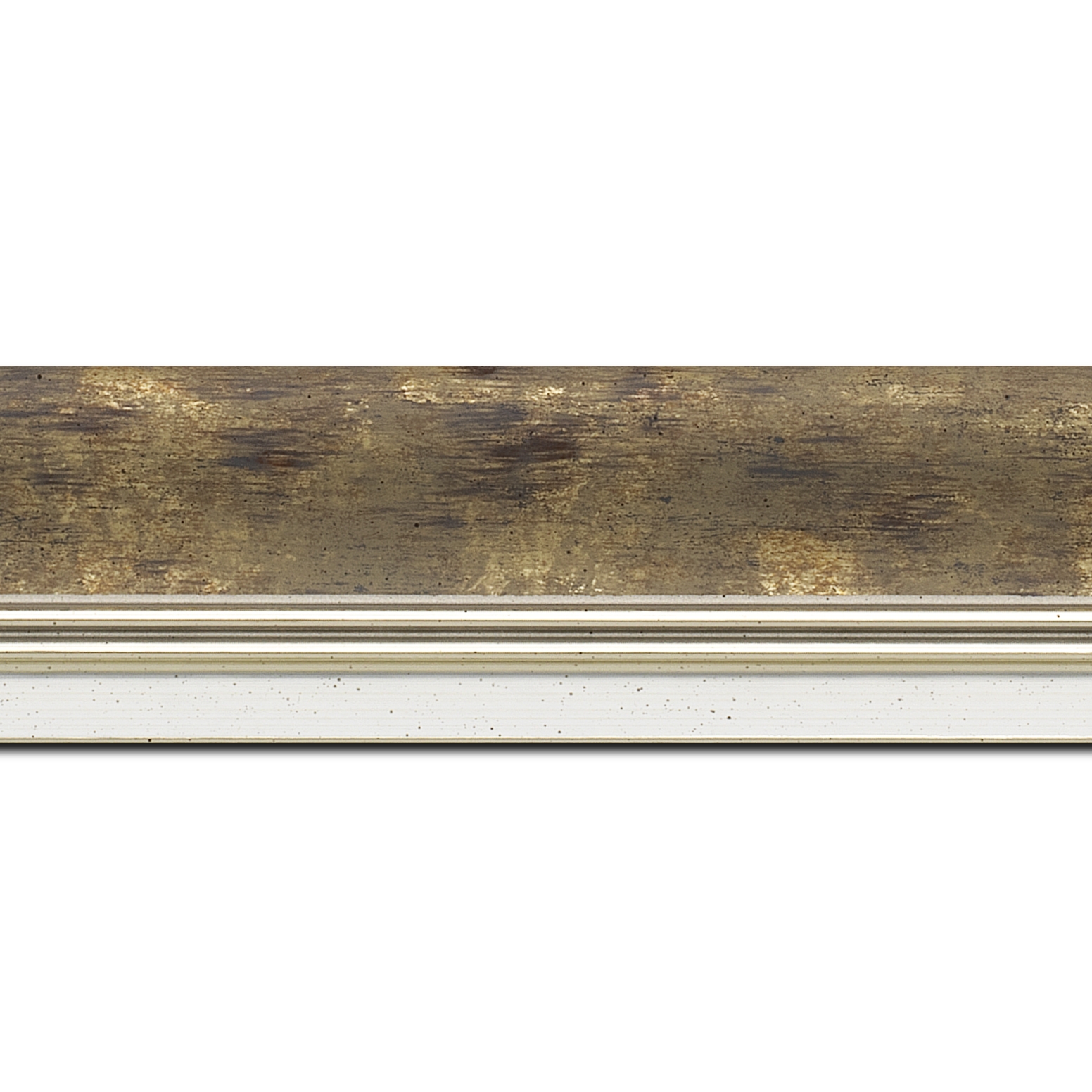 Baguette longueur 1.40m bois profil incurvé largeur 5.7cm de couleur terre patiné fond or marie louise blanche mouchetée filet argent intégré