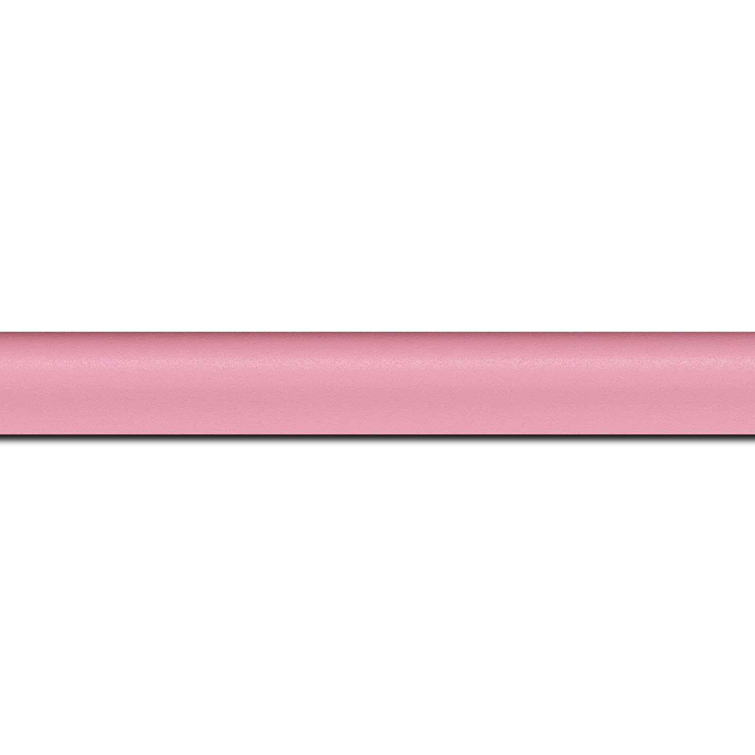Baguette longueur 1.40m bois profil incurvé largeur 2.1cm couleur rose tendre satiné