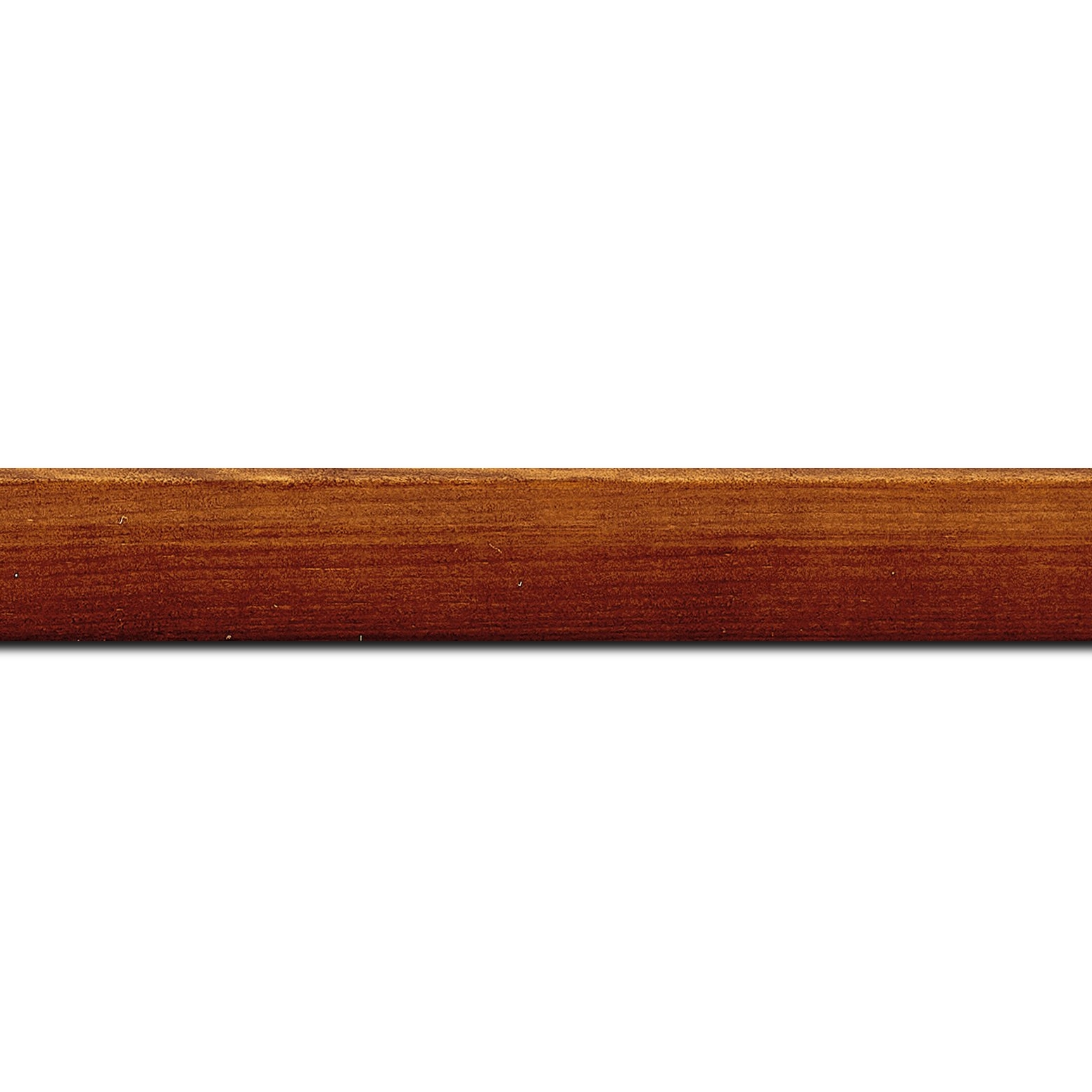 Baguette longueur 1.40m bois profil arrondi en pente plongeant largeur 2.4cm couleur marron miel finition vernis brillant,veine du bois  apparent (pin) ,