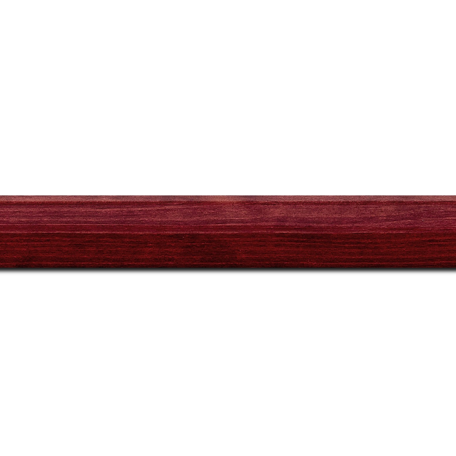 Pack par 12m, bois profil arrondi en pente plongeant largeur 2.4cm couleur bordeaux finition vernis brillant,veine du bois  apparent (pin) ,  (longueur baguette pouvant varier entre 2.40m et 3m selon arrivage des bois)