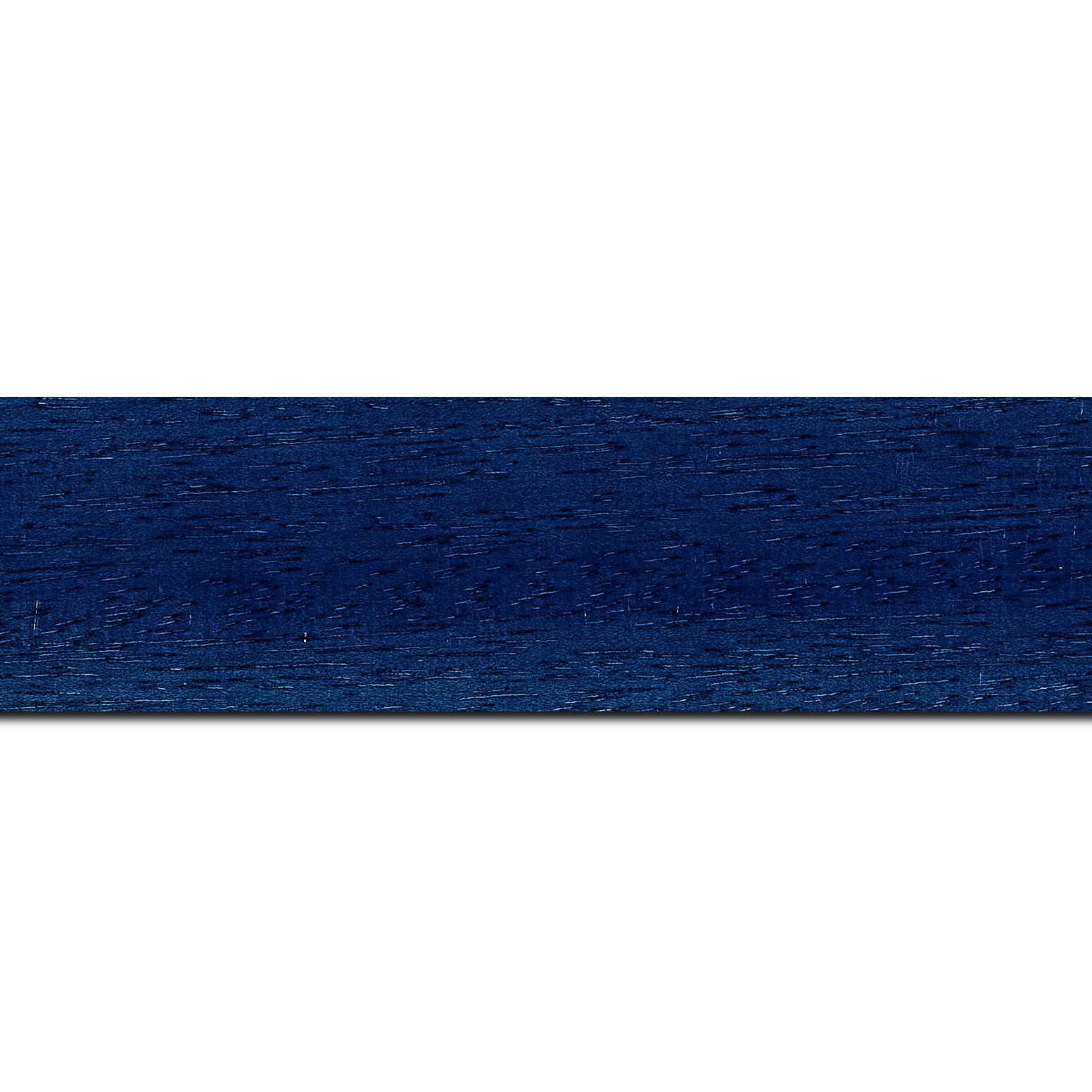 Pack par 12m, bois profil plat largeur 4.9cm de couleur bleu vernis brillant(longueur baguette pouvant varier entre 2.40m et 3m selon arrivage des bois)