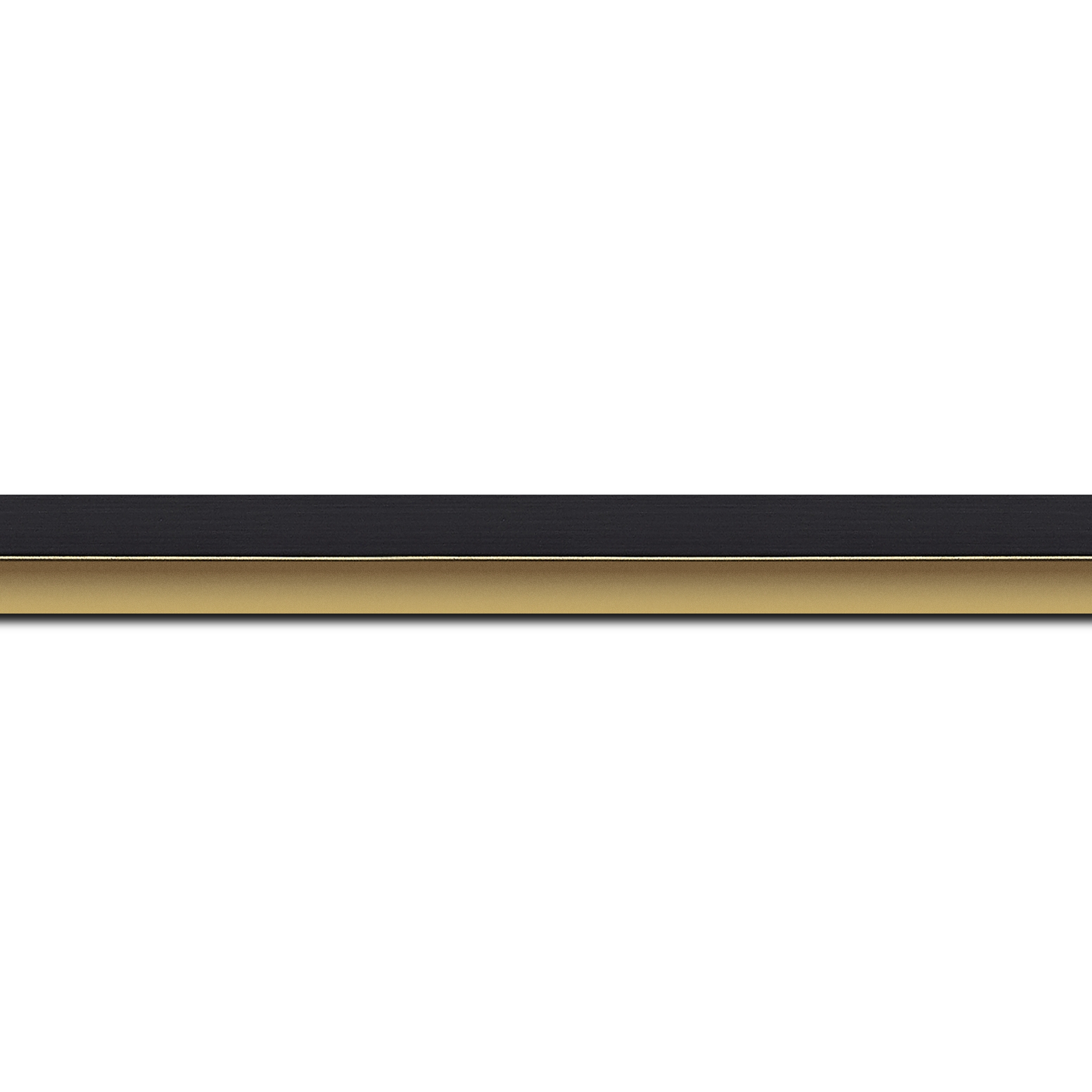 Baguette longueur 1.40m bois profil plat largeur 1.6cm couleur noir mat finition pore bouché filet or mat en retrait de la face du cadre de 6mm assurant un effet très original
