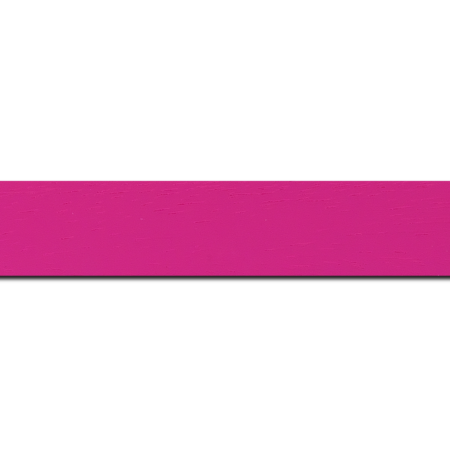 Pack par 12m, bois profil plat largeur 3cm couleur rose fushia satiné (longueur baguette pouvant varier entre 2.40m et 3m selon arrivage des bois)