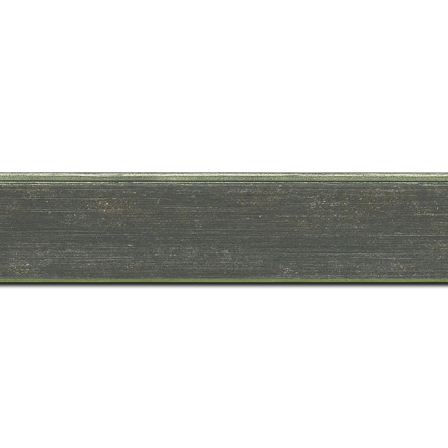 Pack par 12m, bois profil plat incliné largeur 3.7cm couleur vert foncé effet ressuyé (longueur baguette pouvant varier entre 2.40m et 3m selon arrivage des bois)