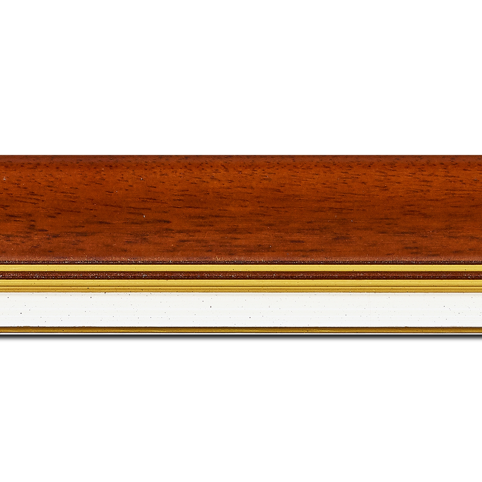 Baguette longueur 1.40m bois profil incurvé largeur 5.7cm de couleur marron ton bois marie louise blanche mouchetée filet or intégré