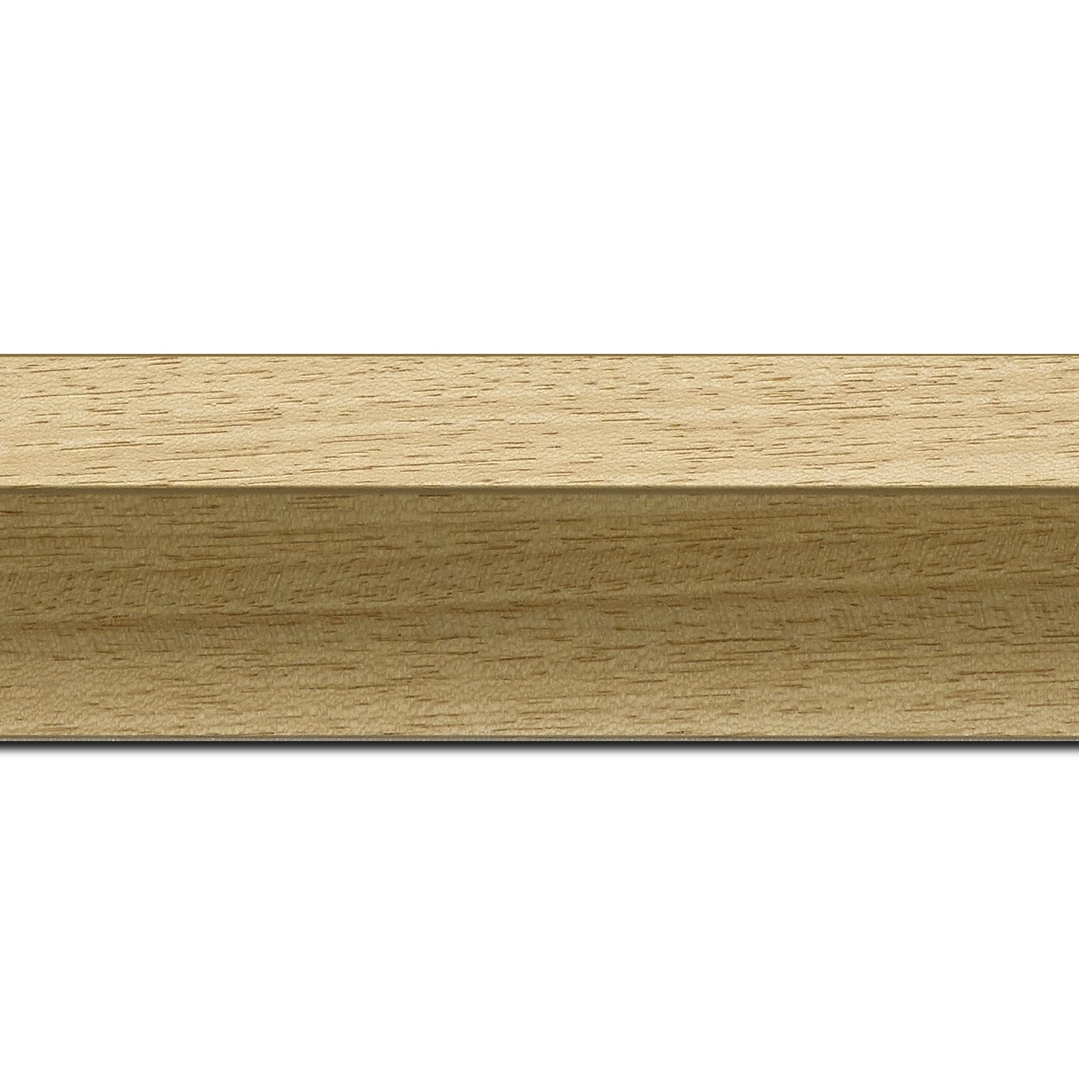 Baguettes service précoupé bois caisse américaine profil en l (flottante) largeur 4.5cm naturel brut plat extérieur largeur 2cm qualitÉ galerie (spécialement conçu pour les châssis d'une épaisseur jusqu’à 3cm ) sans vernis,peut être peint...information complémentaire : il faut renseigner la dimension précise de votre sujet  et l'espace intérieur entre la toile et le cadre sera de 2cm