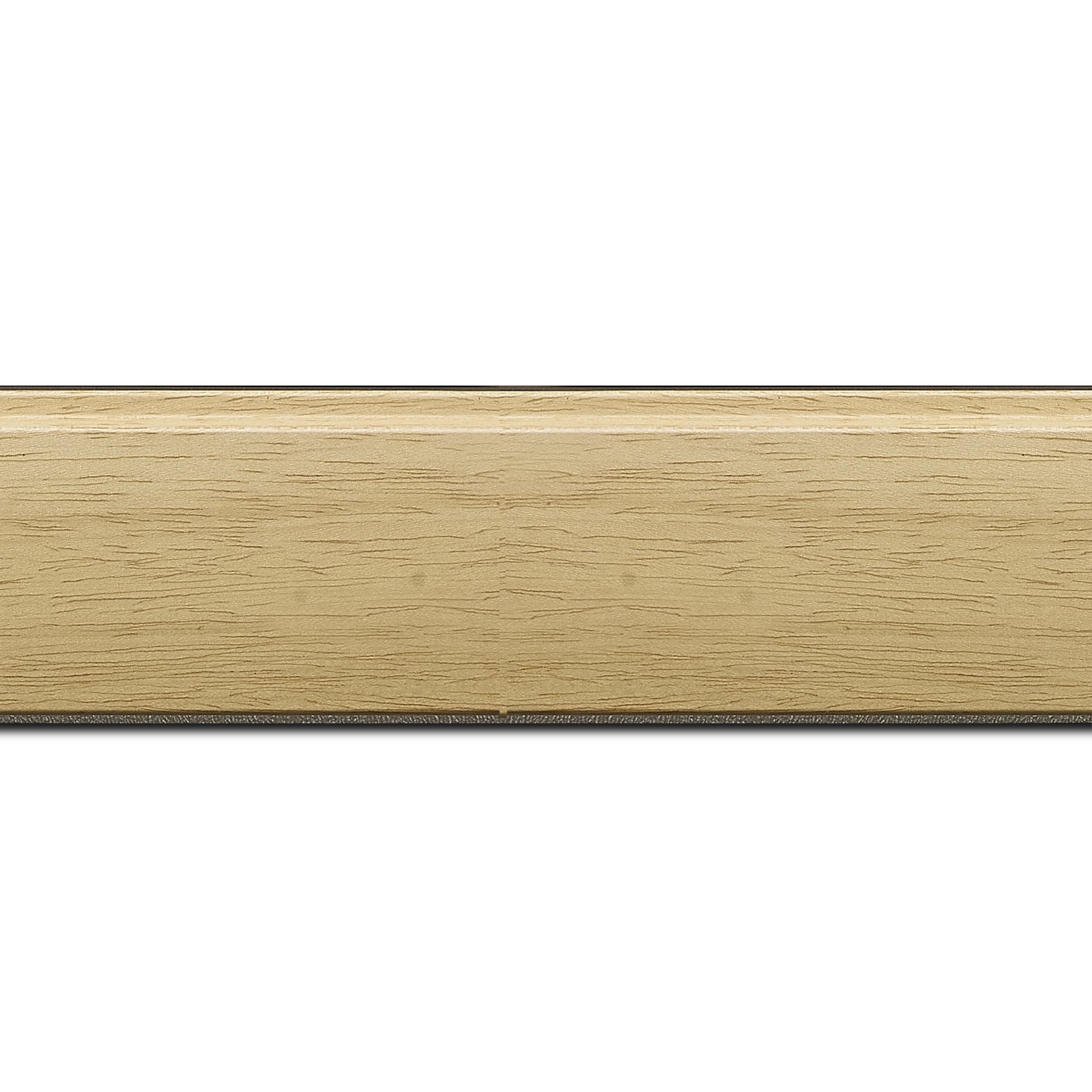 Baguette longueur 1.40m bois profil en pente méplat largeur 4.8cm couleur naturel satiné surligné par une gorge extérieure naturel : originalité et élégance assurée