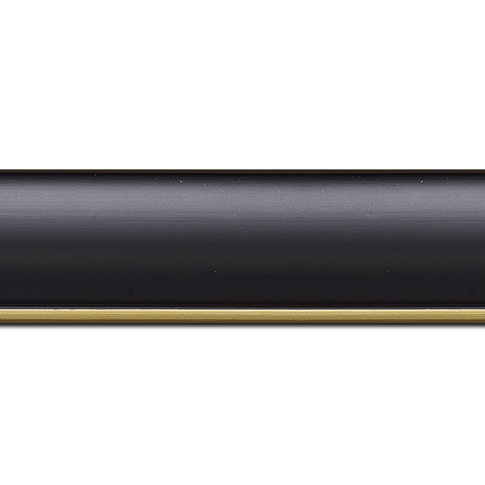 Baguette longueur 1.40m bois profil arrondi largeur 4.7cm couleur noir mat finition pore bouché filet or mat contemporain
