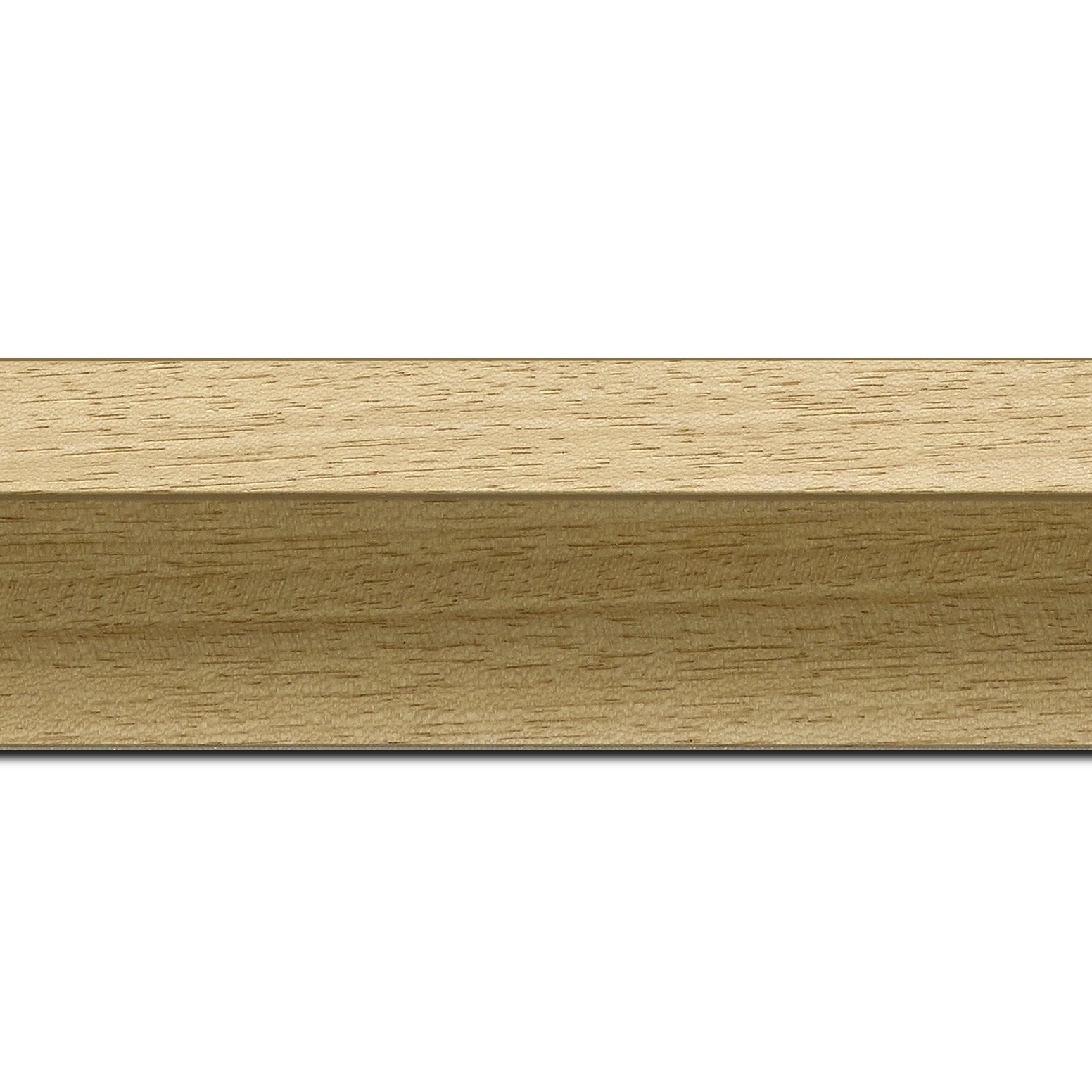 Pack par 12m, bois caisse américaine profil en l (flottante) largeur 4.5cm naturel brut plat extérieur largeur 2cm qualitÉ galerie (spécialement conçu pour les châssis d'une épaisseur jusqu’à 3cm ) sans vernis,peut être peint...information complémentaire : il faut renseigner la dimension précise de votre sujet  et l'espace intérieur entre la toile et le cadre sera de 2cm (longueur baguette pouvant