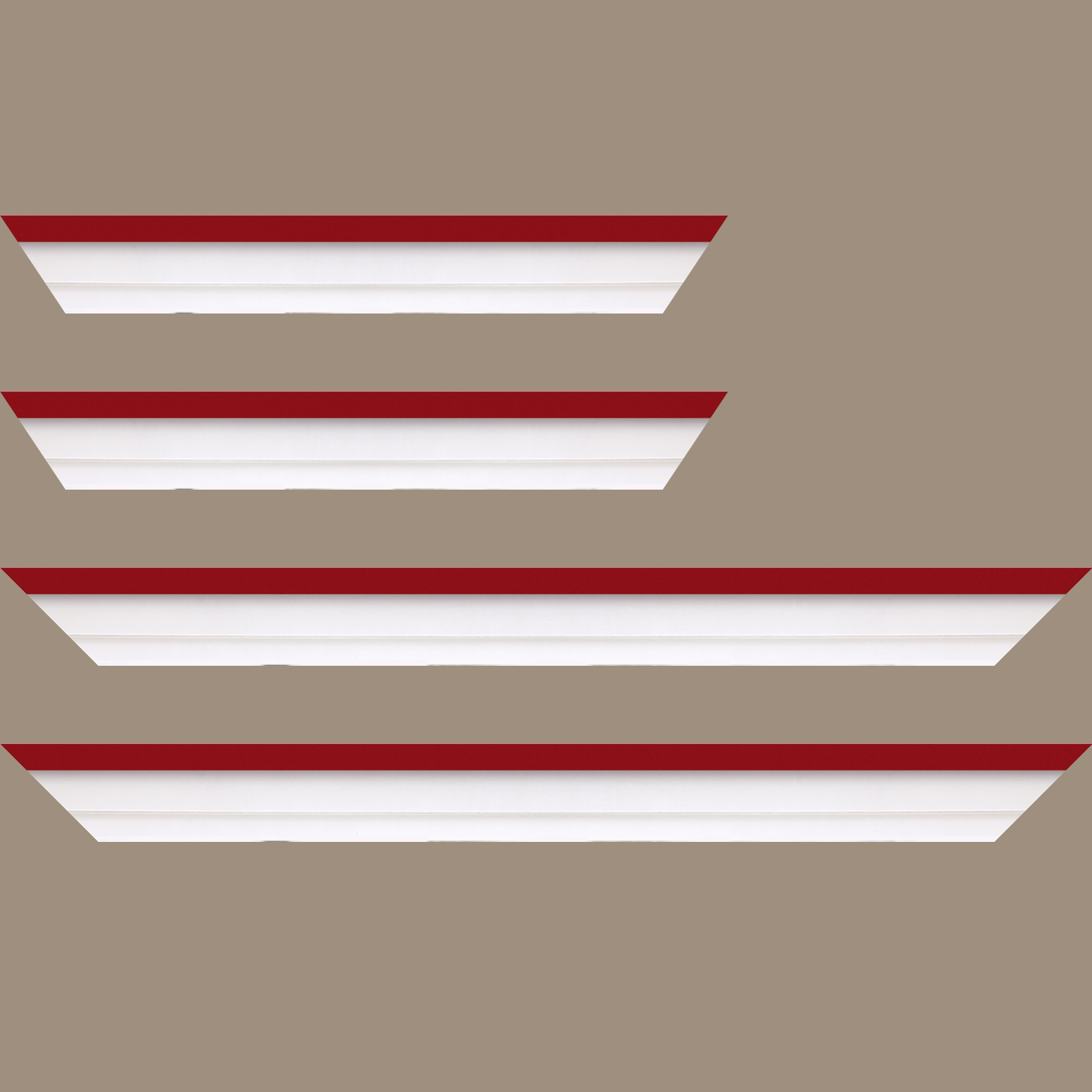 Baguette service précoupé Bois caisse américaine profil escalier largeur 4.4cm blanc mat filet rouge (spécialement conçu pour les châssis d'une épaisseur jusqu’à 2.5cm )