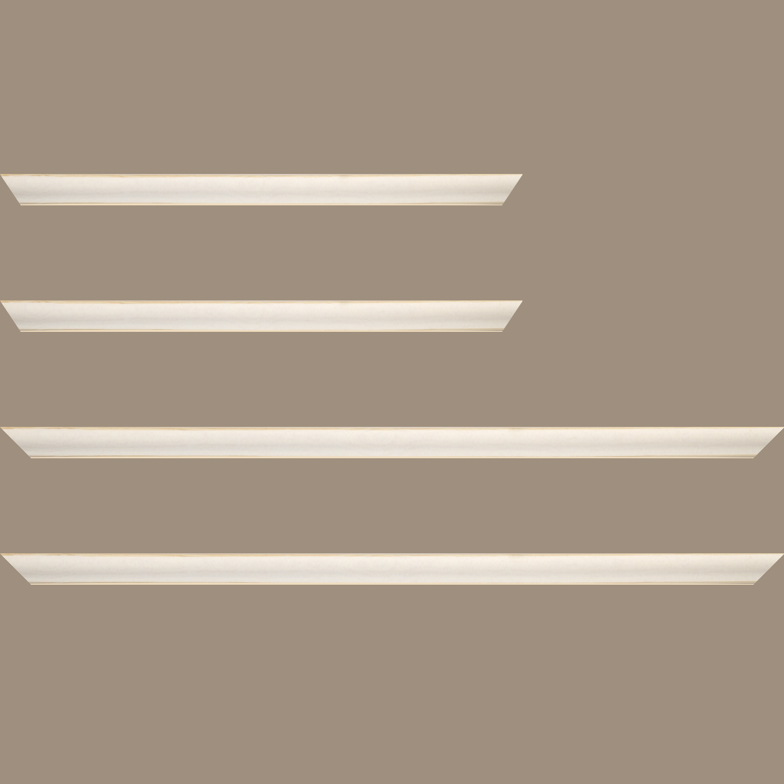Baguette service précoupé bois profil incurvé largeur 1.9cm couleur blanchie mat bord ressuyé