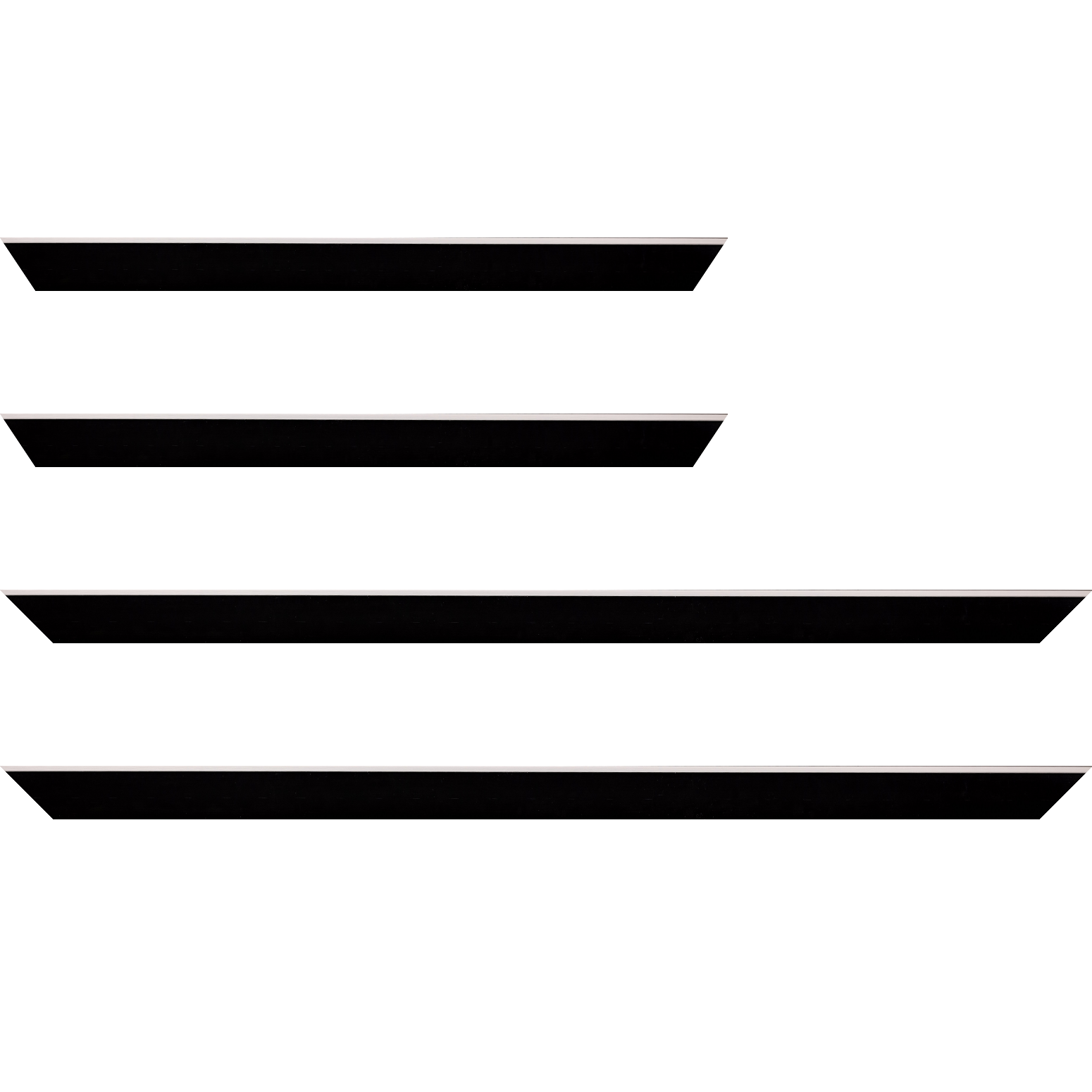 Baguette service précoupé bois profil arrondi en pente plongeant largeur 2.4cm couleur noir satiné,veine du bois  apparent (pin) , angle du cadre extérieur filet argent chromé